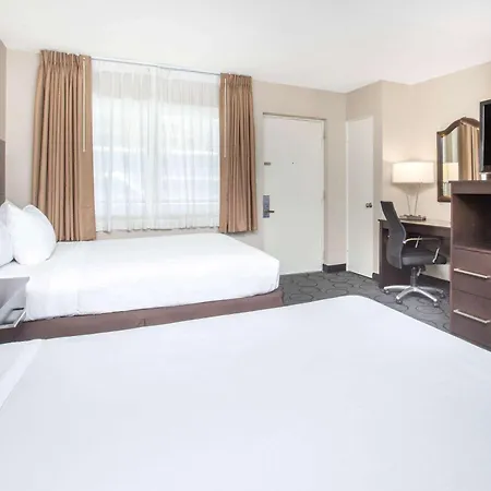 Baymont By Wyndham San Diego Downtown-2